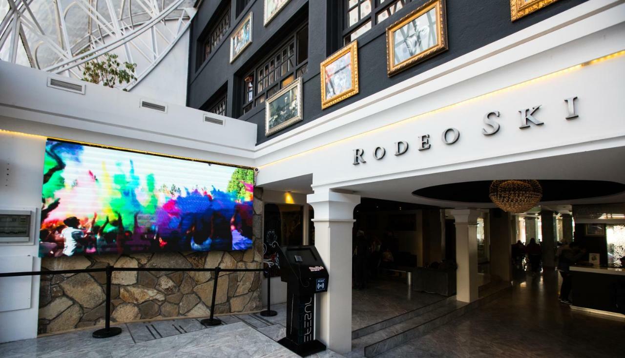 Rodeo Hotel